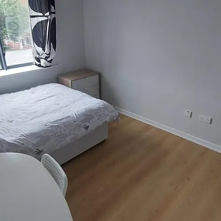 Spacious 1bd In Centre 9mins To Jervis