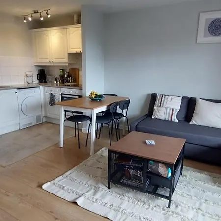 Spacious 1bd In Centre 9mins To Jervis Apartment